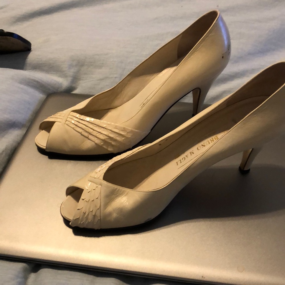 Bruno Magli Cream kitten heels